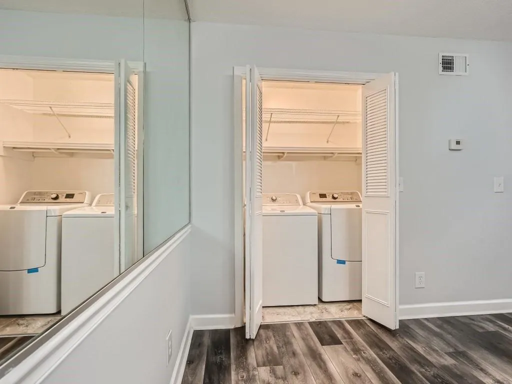 6851 Roswell Road Unit 17, Atlanta, Georgia 30328, 4 Bedrooms Bedrooms, ,2 BathroomsBathrooms,Residential,Sold,6851 Roswell Road Unit 17,7250036