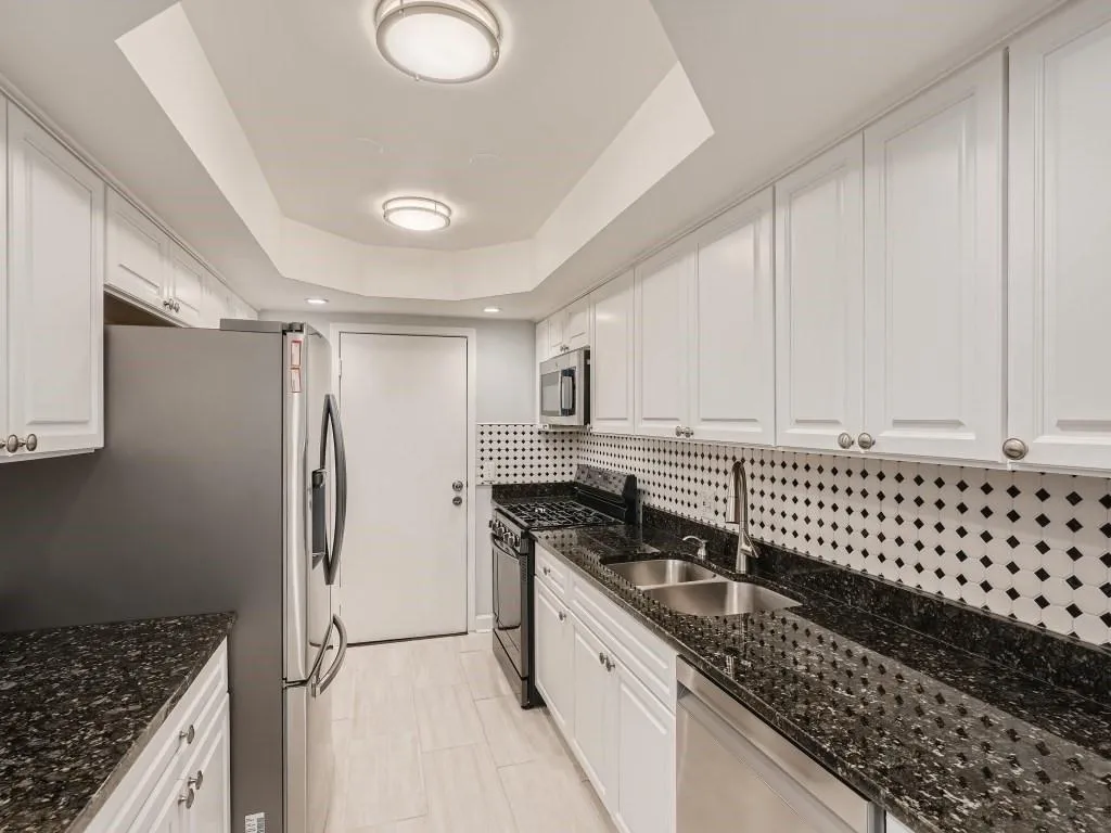 6851 Roswell Road Unit 17, Atlanta, Georgia 30328, 4 Bedrooms Bedrooms, ,2 BathroomsBathrooms,Residential,Sold,6851 Roswell Road Unit 17,7250036
