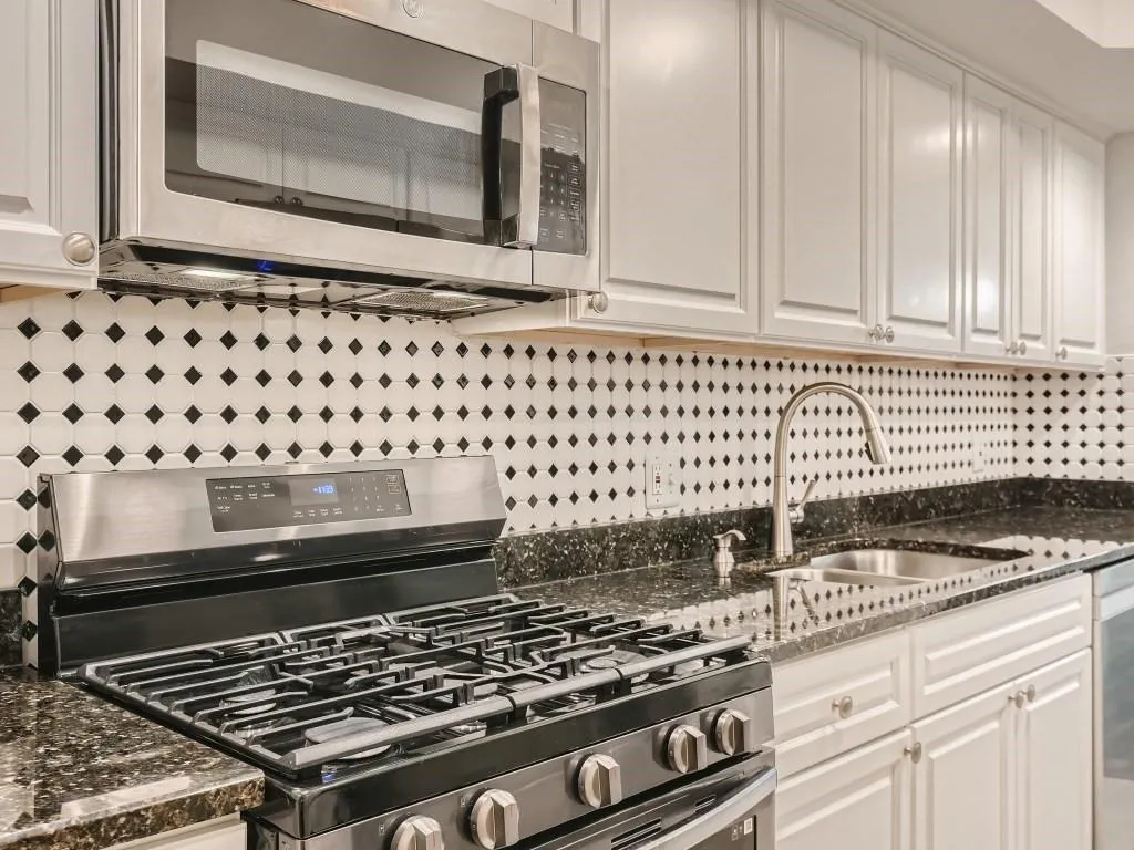 6851 Roswell Road Unit 17, Atlanta, Georgia 30328, 4 Bedrooms Bedrooms, ,2 BathroomsBathrooms,Residential,Sold,6851 Roswell Road Unit 17,7250036