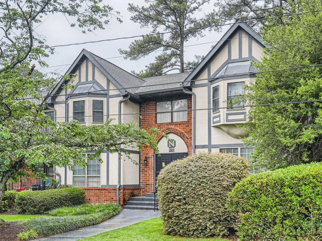 6851 Roswell Road Unit 17, Atlanta, Georgia 30328, 4 Bedrooms Bedrooms, ,2 BathroomsBathrooms,Residential,Sold,6851 Roswell Road Unit 17,7250036