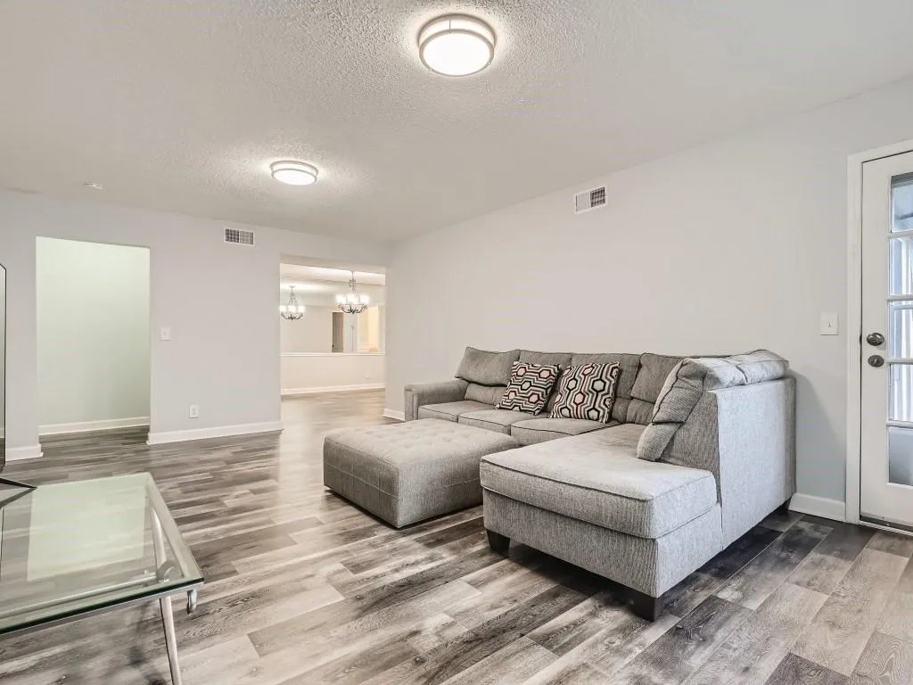 6851 Roswell Road Unit 17, Atlanta, Georgia 30328, 4 Bedrooms Bedrooms, ,2 BathroomsBathrooms,Residential,Sold,6851 Roswell Road Unit 17,7250036