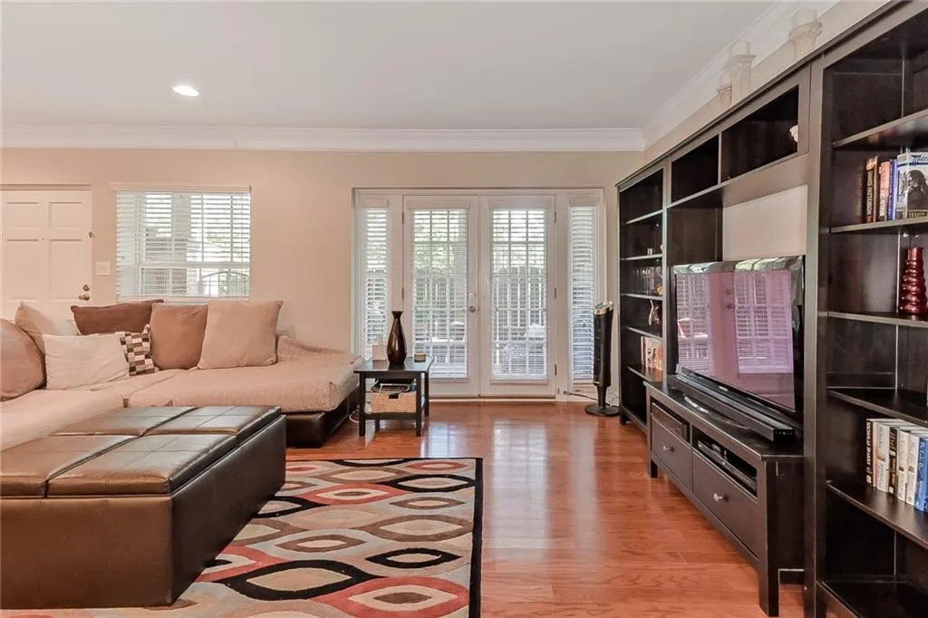 6980 Roswell Road Unit D10, Atlanta, Georgia 30328, 2 Bedrooms Bedrooms, ,2 BathroomsBathrooms,Residential,Sold,6980 Roswell Road Unit D10,6541659