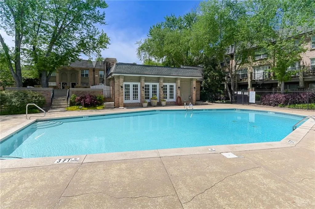 6980 Roswell Road Unit D10, Atlanta, Georgia 30328, 2 Bedrooms Bedrooms, ,2 BathroomsBathrooms,Residential,Sold,6980 Roswell Road Unit D10,6541659