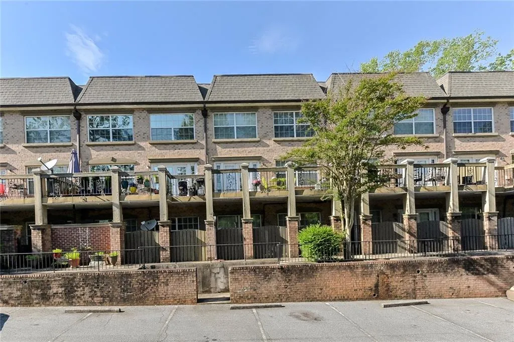 6980 Roswell Road Unit D10, Atlanta, Georgia 30328, 2 Bedrooms Bedrooms, ,2 BathroomsBathrooms,Residential,Sold,6980 Roswell Road Unit D10,6541659