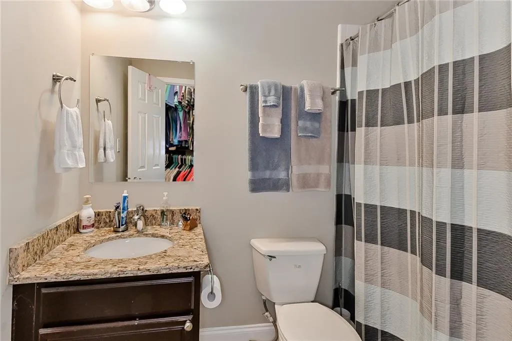 6980 Roswell Road Unit D10, Atlanta, Georgia 30328, 2 Bedrooms Bedrooms, ,2 BathroomsBathrooms,Residential,Sold,6980 Roswell Road Unit D10,6541659