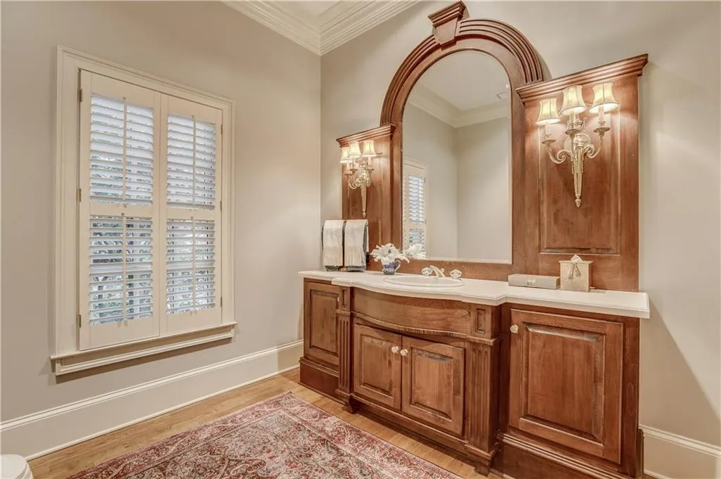 8370 Jett Ferry Road, Sandy Springs, Georgia 30350, 6 Bedrooms Bedrooms, ,5 BathroomsBathrooms,Residential,Sold,8370 Jett Ferry Road,5983487