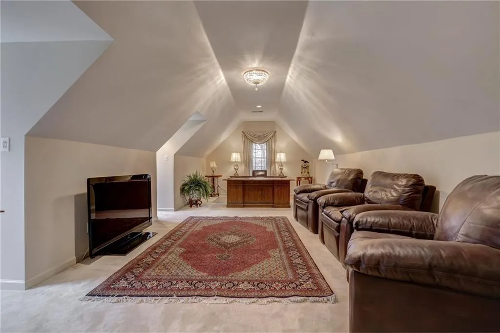 8370 Jett Ferry Road, Sandy Springs, Georgia 30350, 6 Bedrooms Bedrooms, ,5 BathroomsBathrooms,Residential,Sold,8370 Jett Ferry Road,5983487