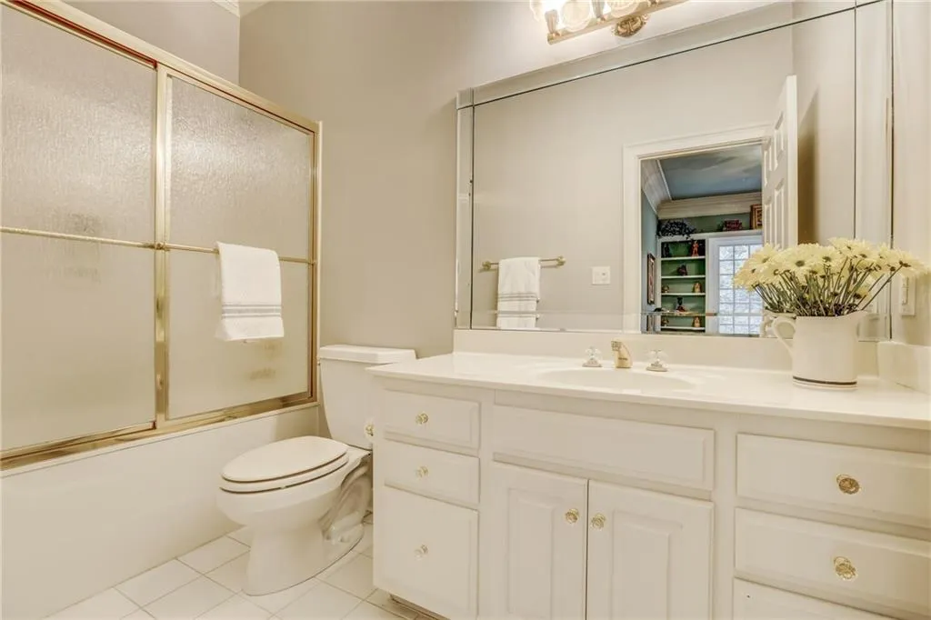 8370 Jett Ferry Road, Sandy Springs, Georgia 30350, 6 Bedrooms Bedrooms, ,5 BathroomsBathrooms,Residential,Sold,8370 Jett Ferry Road,5983487