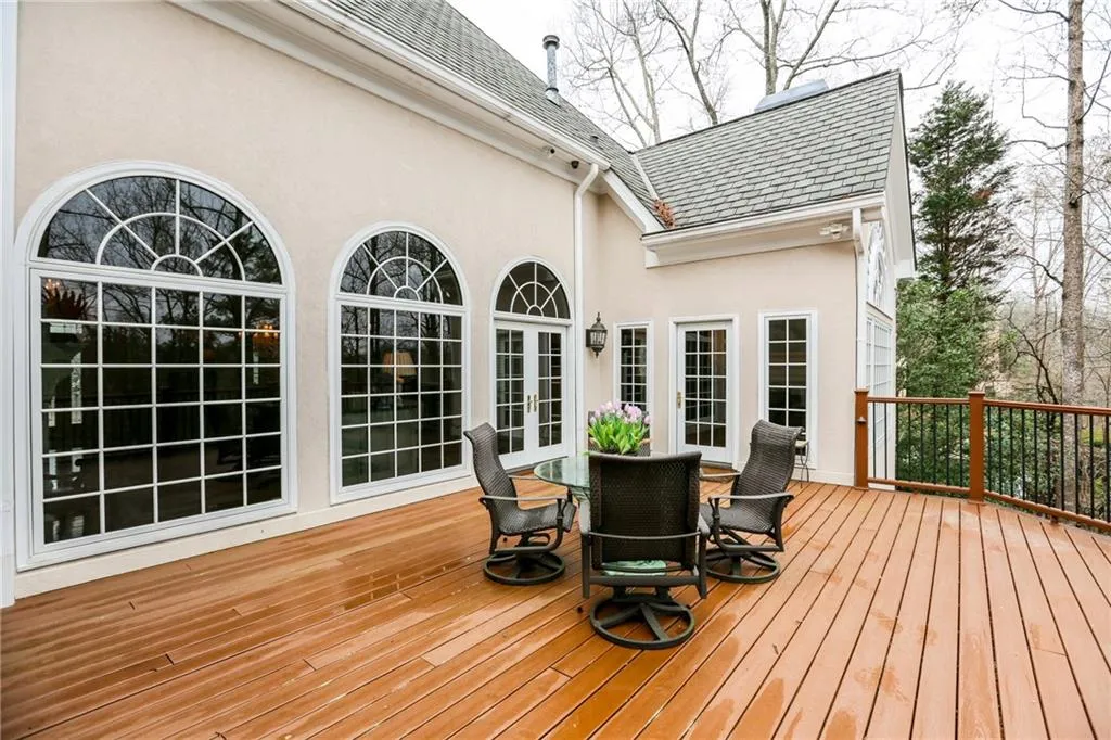 8370 Jett Ferry Road, Sandy Springs, Georgia 30350, 6 Bedrooms Bedrooms, ,5 BathroomsBathrooms,Residential,Sold,8370 Jett Ferry Road,5983487