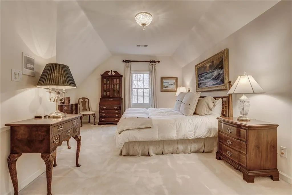 8370 Jett Ferry Road, Sandy Springs, Georgia 30350, 6 Bedrooms Bedrooms, ,5 BathroomsBathrooms,Residential,Sold,8370 Jett Ferry Road,5983487