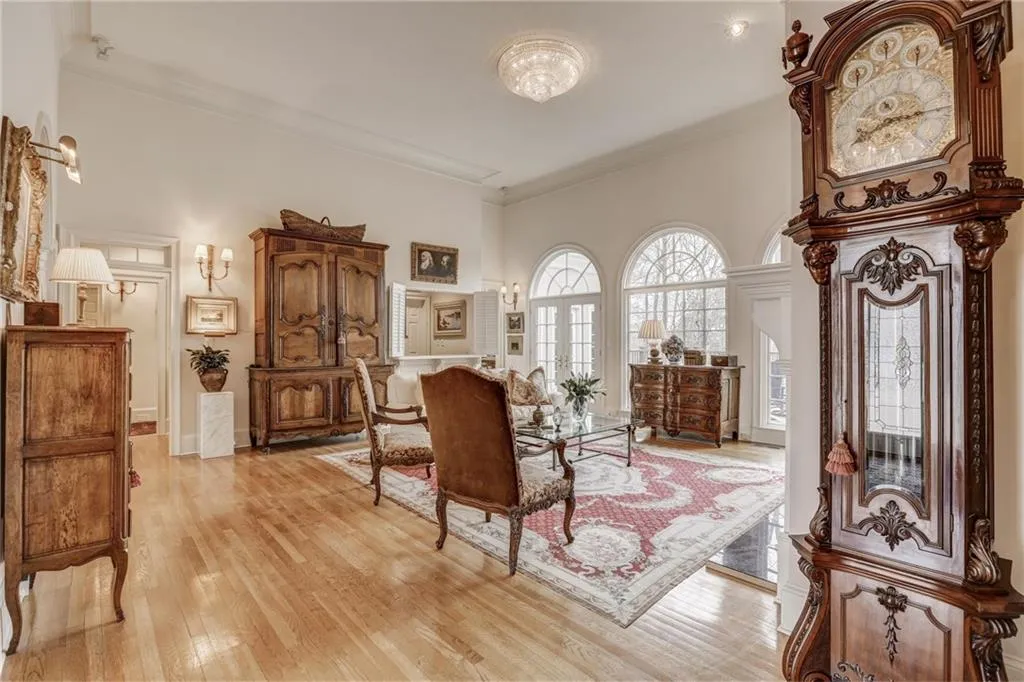 8370 Jett Ferry Road, Sandy Springs, Georgia 30350, 6 Bedrooms Bedrooms, ,5 BathroomsBathrooms,Residential,Sold,8370 Jett Ferry Road,5983487