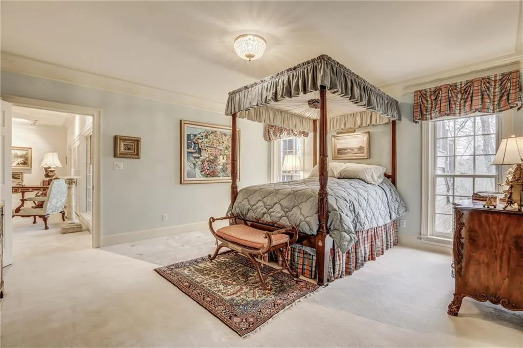 8370 Jett Ferry Road, Sandy Springs, Georgia 30350, 6 Bedrooms Bedrooms, ,5 BathroomsBathrooms,Residential,Sold,8370 Jett Ferry Road,5983487