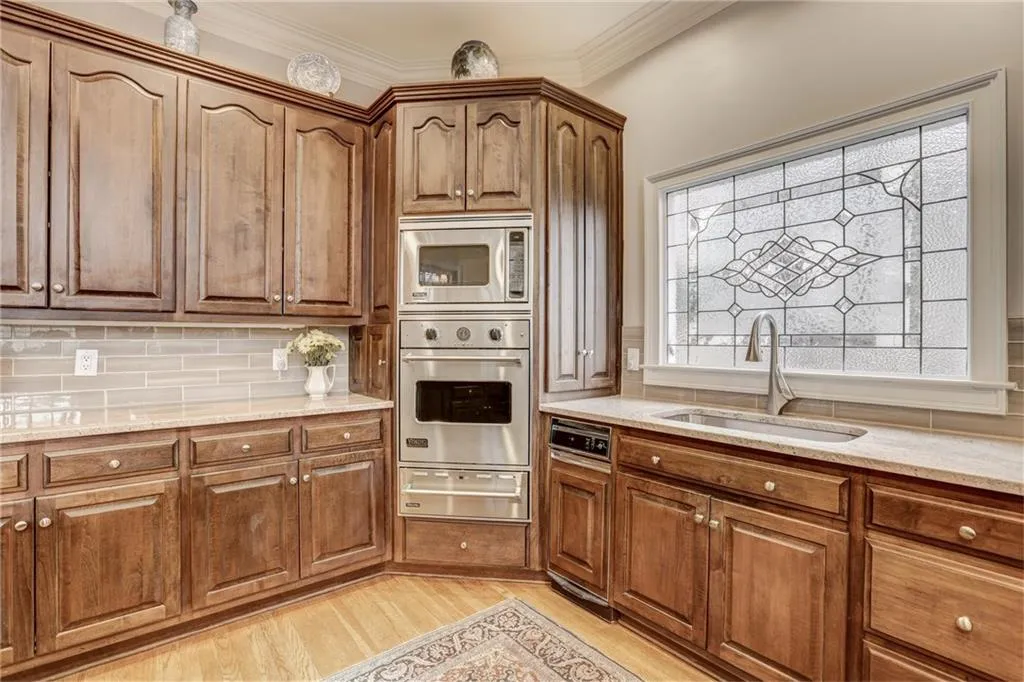 8370 Jett Ferry Road, Sandy Springs, Georgia 30350, 6 Bedrooms Bedrooms, ,5 BathroomsBathrooms,Residential,Sold,8370 Jett Ferry Road,5983487