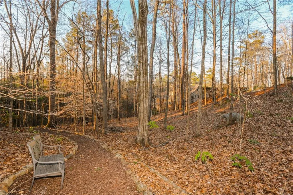 8370 Jett Ferry Road, Sandy Springs, Georgia 30350, 6 Bedrooms Bedrooms, ,5 BathroomsBathrooms,Residential,Sold,8370 Jett Ferry Road,5983487