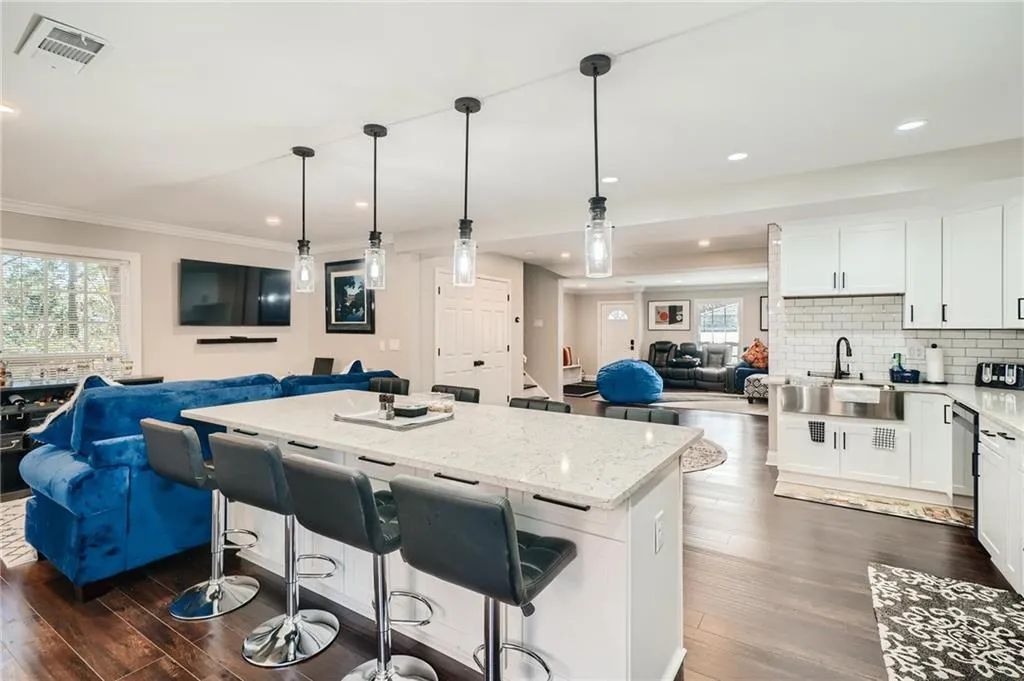 415 The North Chace Unit K, Sandy Springs, Georgia 30328, 3 Bedrooms Bedrooms, ,2 BathroomsBathrooms,Residential,Sold,415 The North Chace Unit K,7041267 415 The North Chace Unit K, Sandy Springs, Georgia 30328, 3 Bedrooms Bedrooms, ,2 BathroomsBathrooms,Residential,Sold,415 The North Chace Unit K,7041267