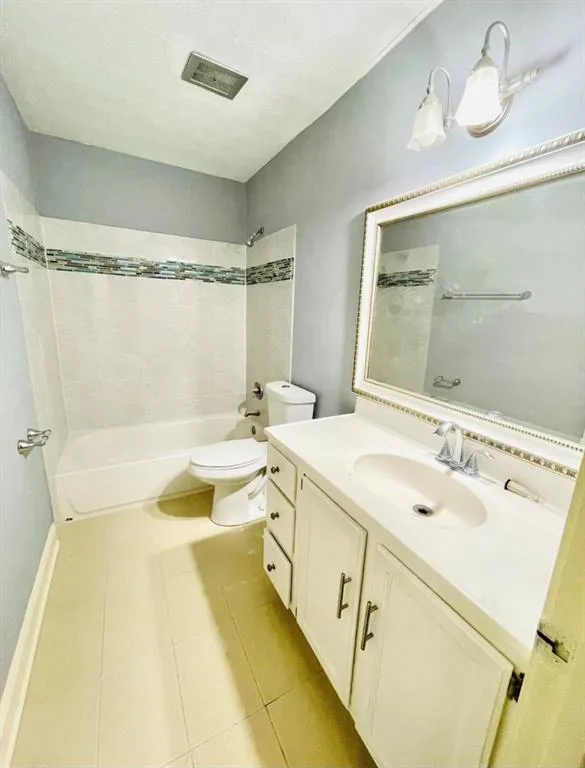 300 Winding River Drive Unit H, Sandy Springs, Georgia 30350, 3 Bedrooms Bedrooms, ,2 BathroomsBathrooms,Residential,Sold,300 Winding River Drive Unit H,7032228