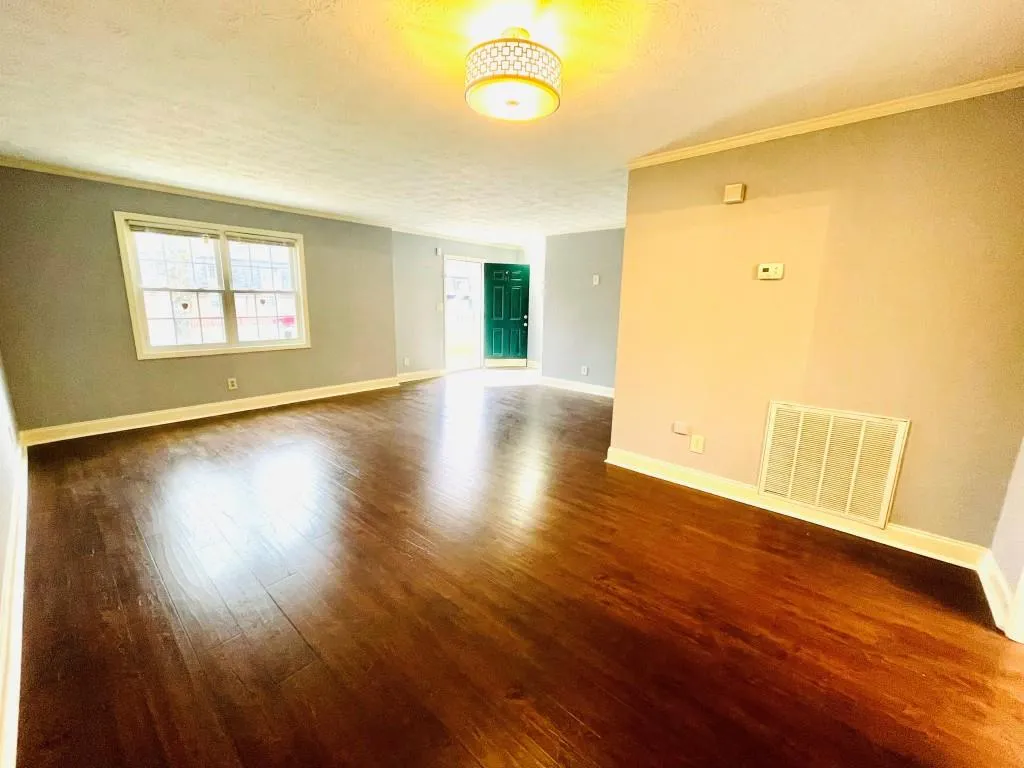 300 Winding River Drive Unit H, Sandy Springs, Georgia 30350, 3 Bedrooms Bedrooms, ,2 BathroomsBathrooms,Residential,Sold,300 Winding River Drive Unit H,7032228