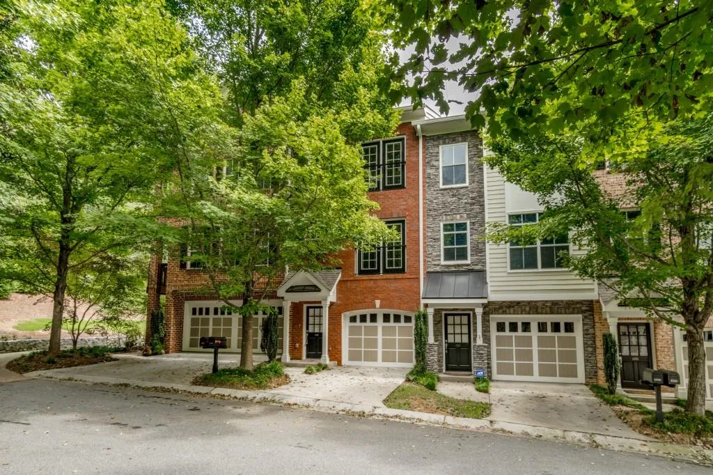 5600 Glenridge Park, Atlanta, Georgia 30342, 2 Bedrooms Bedrooms, ,2 BathroomsBathrooms,Residential,Sold,5600 Glenridge Park,6608829