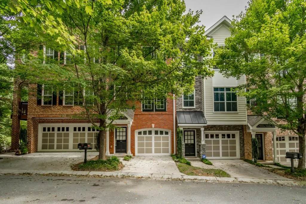 5600 Glenridge Park, Atlanta, Georgia 30342, 2 Bedrooms Bedrooms, ,2 BathroomsBathrooms,Residential,Sold,5600 Glenridge Park,6608829