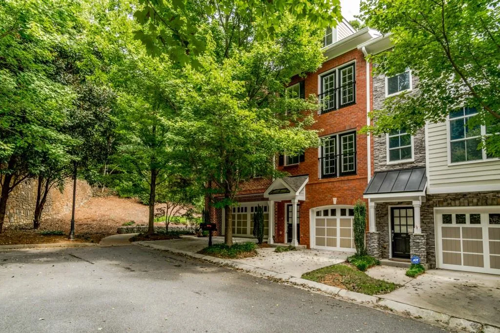 5600 Glenridge Park, Atlanta, Georgia 30342, 2 Bedrooms Bedrooms, ,2 BathroomsBathrooms,Residential,Sold,5600 Glenridge Park,6608829