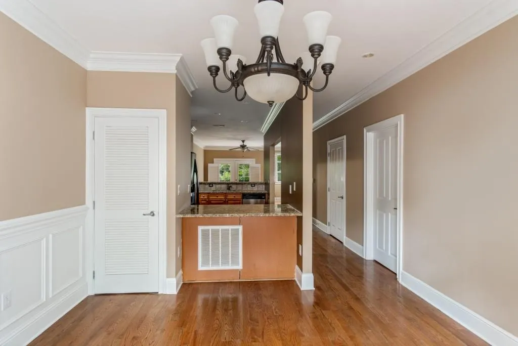 5600 Glenridge Park, Atlanta, Georgia 30342, 2 Bedrooms Bedrooms, ,2 BathroomsBathrooms,Residential,Sold,5600 Glenridge Park,6608829