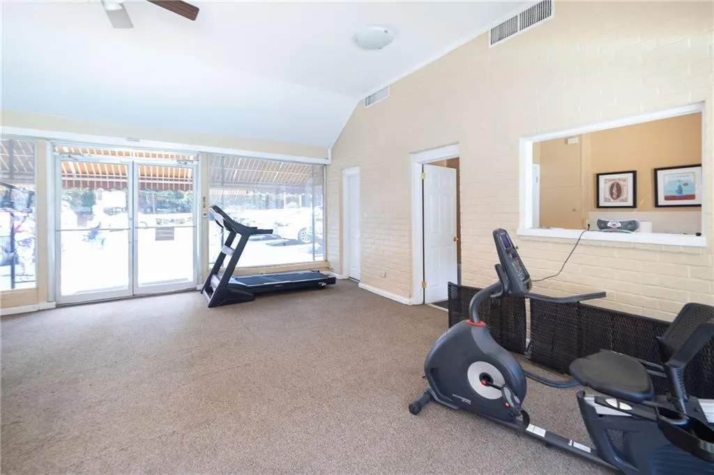 6520 Roswell Road Unit 48, Sandy Springs, Georgia 30328, 2 Bedrooms Bedrooms, ,1 BathroomBathrooms,Residential,Sold,6520 Roswell Road Unit 48,6920265