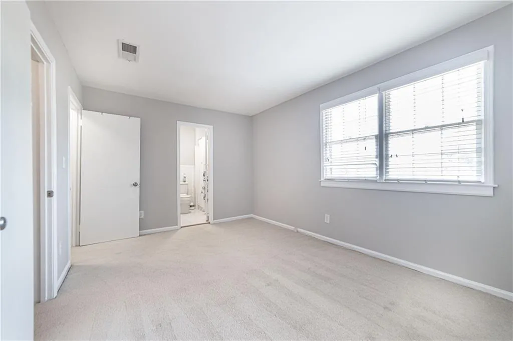 6520 Roswell Road Unit 48, Sandy Springs, Georgia 30328, 2 Bedrooms Bedrooms, ,1 BathroomBathrooms,Residential,Sold,6520 Roswell Road Unit 48,6920265