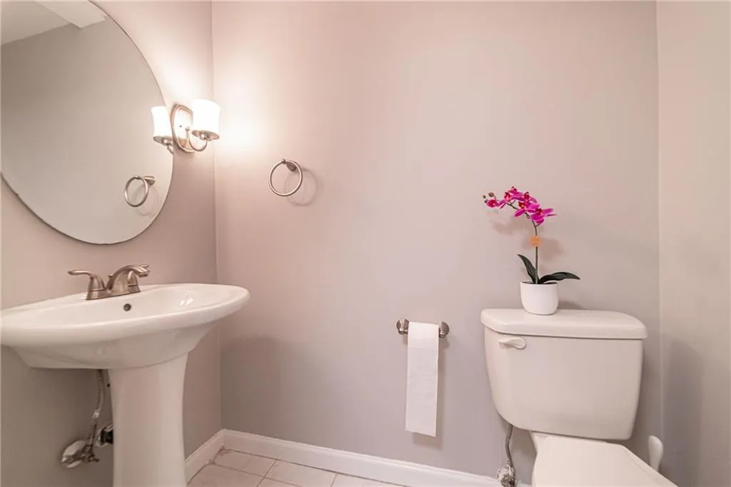 6520 Roswell Road Unit 48, Sandy Springs, Georgia 30328, 2 Bedrooms Bedrooms, ,1 BathroomBathrooms,Residential,Sold,6520 Roswell Road Unit 48,6920265