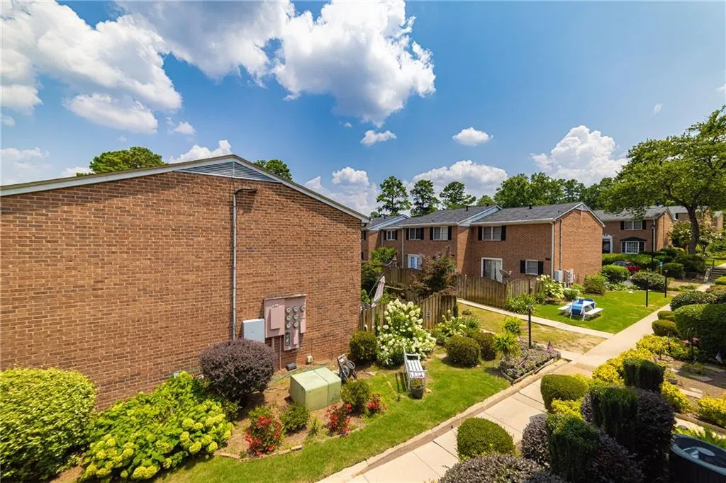6520 Roswell Road Unit 48, Sandy Springs, Georgia 30328, 2 Bedrooms Bedrooms, ,1 BathroomBathrooms,Residential,Sold,6520 Roswell Road Unit 48,6920265