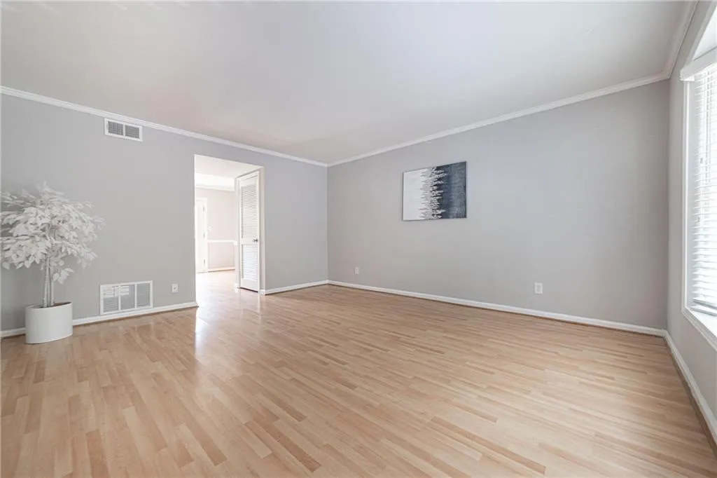 6520 Roswell Road Unit 48, Sandy Springs, Georgia 30328, 2 Bedrooms Bedrooms, ,1 BathroomBathrooms,Residential,Sold,6520 Roswell Road Unit 48,6920265