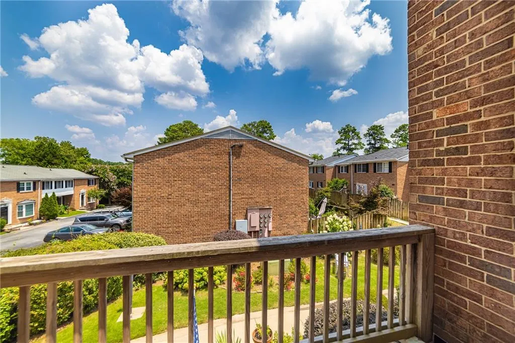 6520 Roswell Road Unit 48, Sandy Springs, Georgia 30328, 2 Bedrooms Bedrooms, ,1 BathroomBathrooms,Residential,Sold,6520 Roswell Road Unit 48,6920265