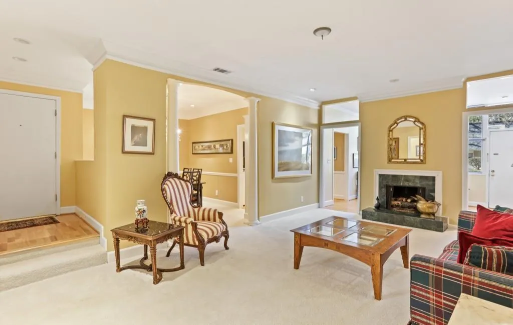 5615 Chemin De Vie, Sandy Springs, Georgia 30342, 2 Bedrooms Bedrooms, ,2 BathroomsBathrooms,Residential,Sold,5615 Chemin De Vie,6995305