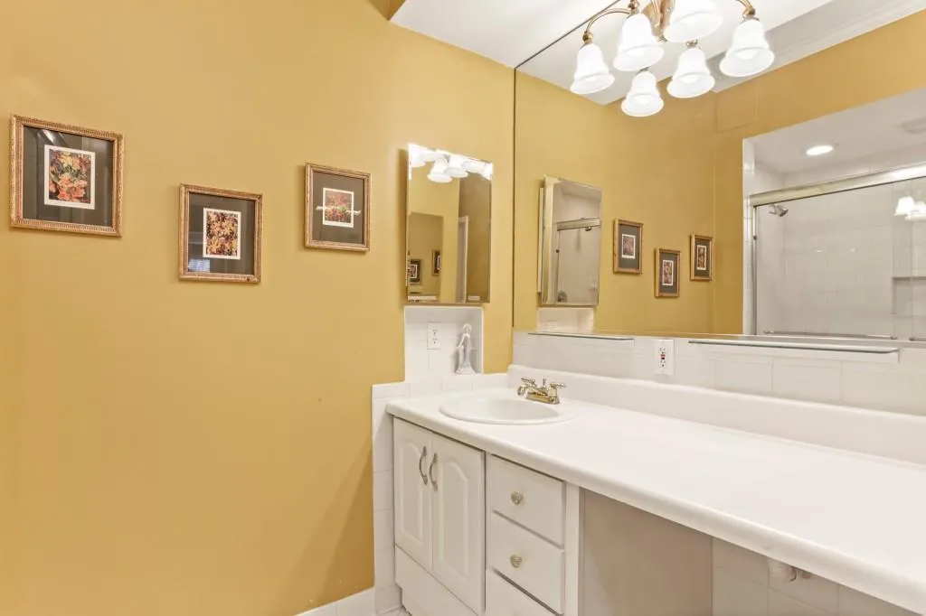 5615 Chemin De Vie, Sandy Springs, Georgia 30342, 2 Bedrooms Bedrooms, ,2 BathroomsBathrooms,Residential,Sold,5615 Chemin De Vie,6995305