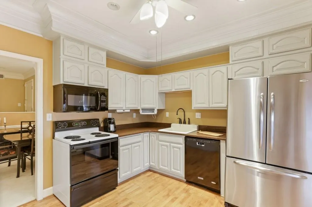 5615 Chemin De Vie, Sandy Springs, Georgia 30342, 2 Bedrooms Bedrooms, ,2 BathroomsBathrooms,Residential,Sold,5615 Chemin De Vie,6995305