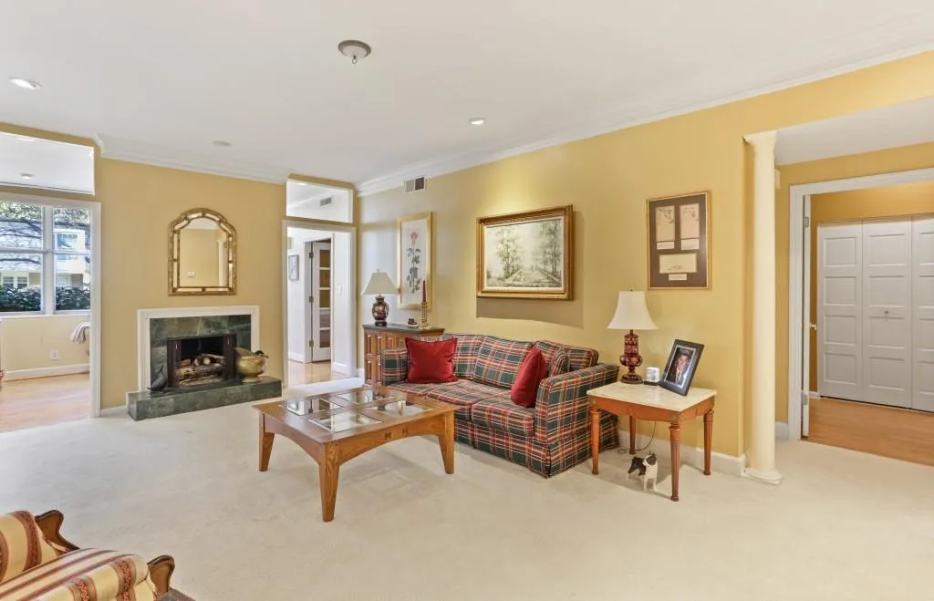 5615 Chemin De Vie, Sandy Springs, Georgia 30342, 2 Bedrooms Bedrooms, ,2 BathroomsBathrooms,Residential,Sold,5615 Chemin De Vie,6995305
