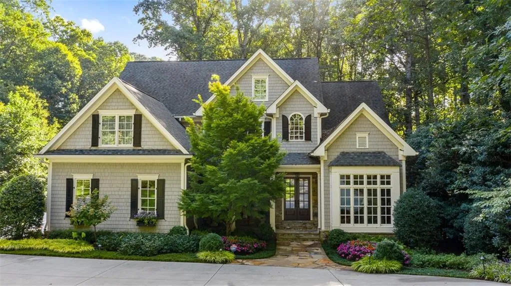 4799 Lake Forrest Drive, Sandy Springs, Georgia 30342, 7 Bedrooms Bedrooms, ,6 BathroomsBathrooms,Residential,Sold,4799 Lake Forrest Drive,6606942
