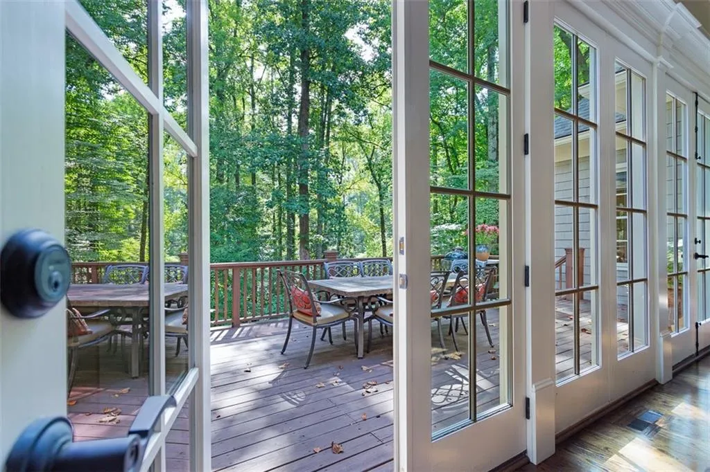 4799 Lake Forrest Drive, Sandy Springs, Georgia 30342, 7 Bedrooms Bedrooms, ,6 BathroomsBathrooms,Residential,Sold,4799 Lake Forrest Drive,6606942