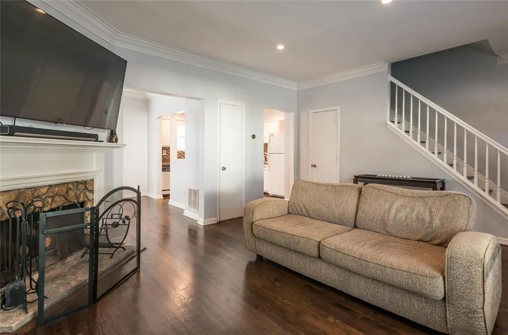 305 Wedgewood Way, Atlanta, Georgia 30350, 2 Bedrooms Bedrooms, ,2 BathroomsBathrooms,Residential,Sold,305 Wedgewood Way,5909776