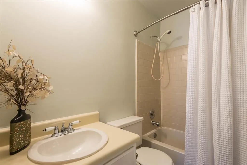 305 Wedgewood Way, Atlanta, Georgia 30350, 2 Bedrooms Bedrooms, ,2 BathroomsBathrooms,Residential,Sold,305 Wedgewood Way,5909776