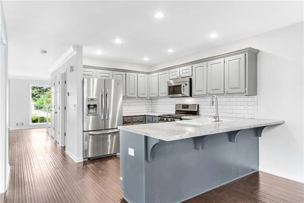 9123 Carroll Manor Drive, Sandy Springs, Georgia 30350, 3 Bedrooms Bedrooms, ,2 BathroomsBathrooms,Residential,Sold,9123 Carroll Manor Drive,6945008