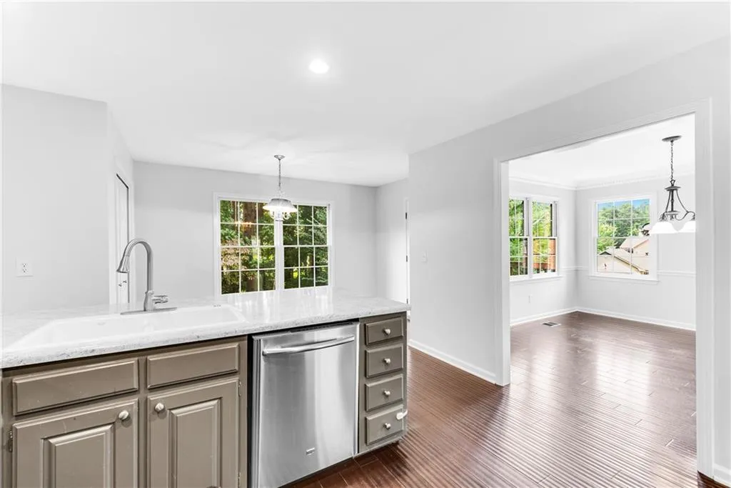 9123 Carroll Manor Drive, Sandy Springs, Georgia 30350, 3 Bedrooms Bedrooms, ,2 BathroomsBathrooms,Residential,Sold,9123 Carroll Manor Drive,6945008