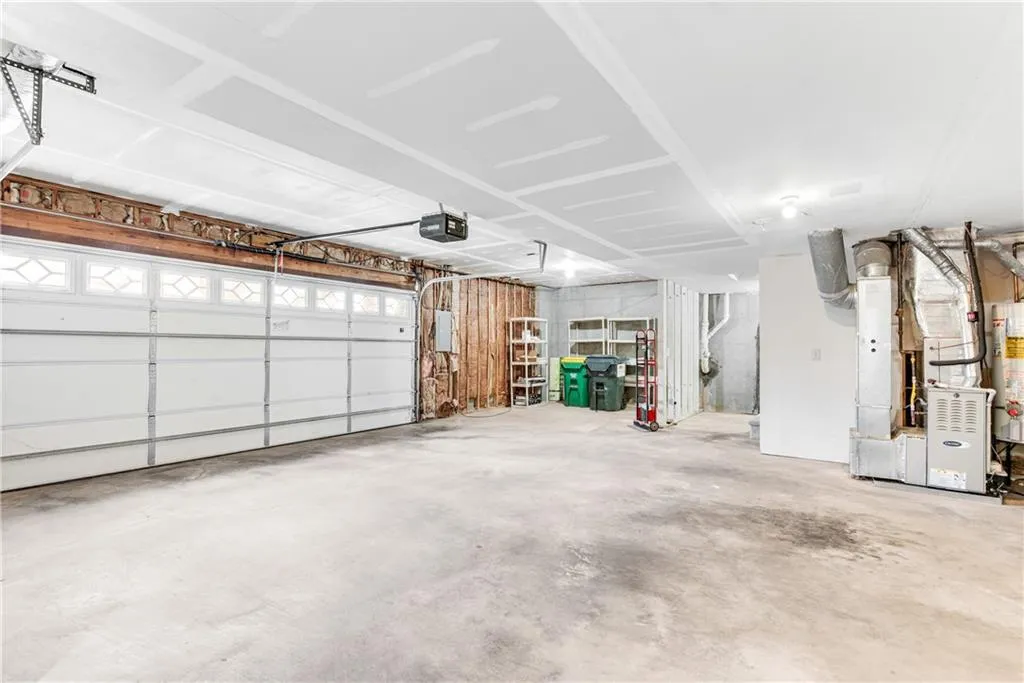 9123 Carroll Manor Drive, Sandy Springs, Georgia 30350, 3 Bedrooms Bedrooms, ,2 BathroomsBathrooms,Residential,Sold,9123 Carroll Manor Drive,6945008