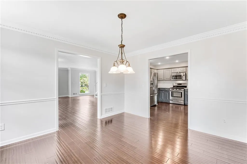 9123 Carroll Manor Drive, Sandy Springs, Georgia 30350, 3 Bedrooms Bedrooms, ,2 BathroomsBathrooms,Residential,Sold,9123 Carroll Manor Drive,6945008