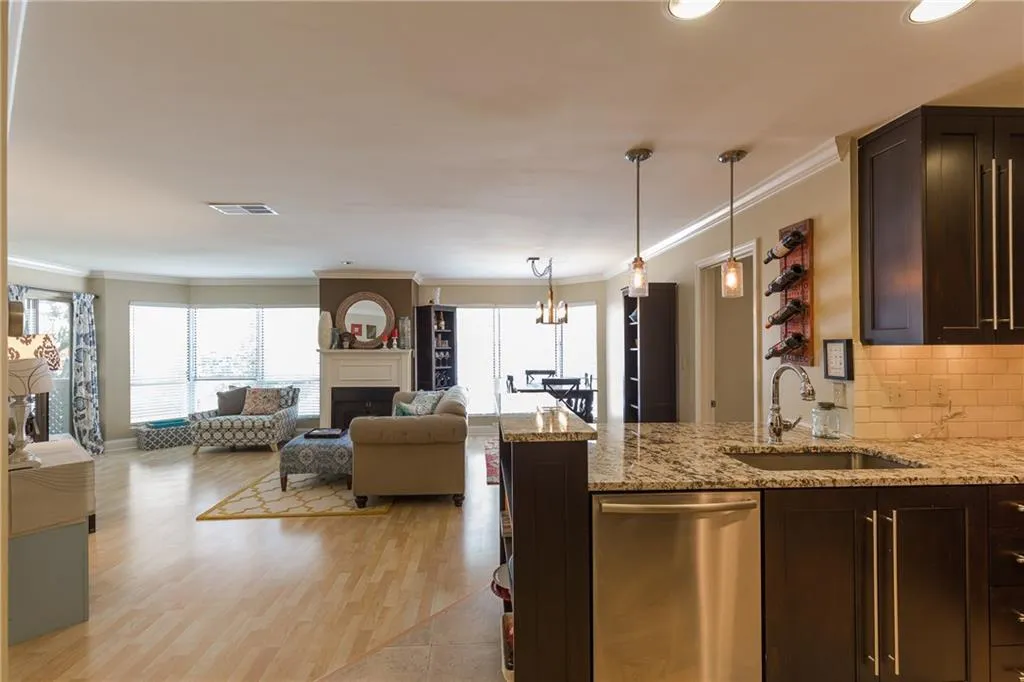 244 13th Street Ne Unit 215, Atlanta, Georgia 30309, 2 Bedrooms Bedrooms, ,2 BathroomsBathrooms,Residential,Sold,244 13th Street Ne Unit 215,5884834