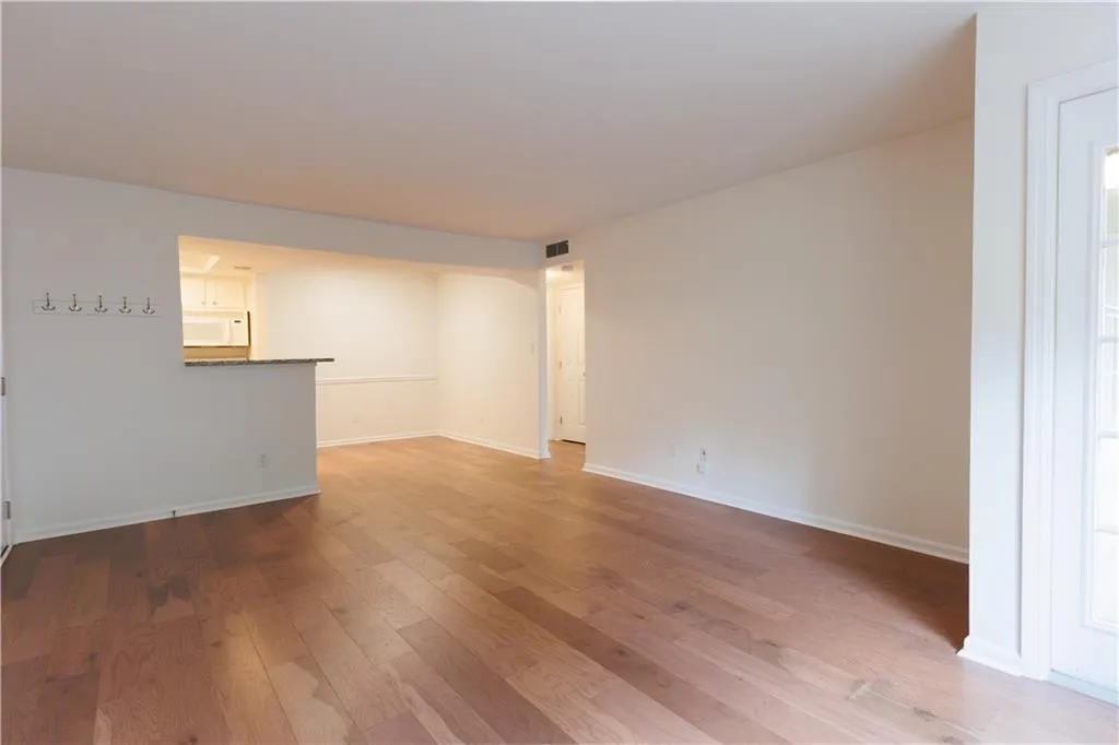 3064 Chastain Park Court Ne, Atlanta, Georgia 30342, 1 Bedroom Bedrooms, ,1 BathroomBathrooms,Residential,Sold,3064 Chastain Park Court Ne,7533550