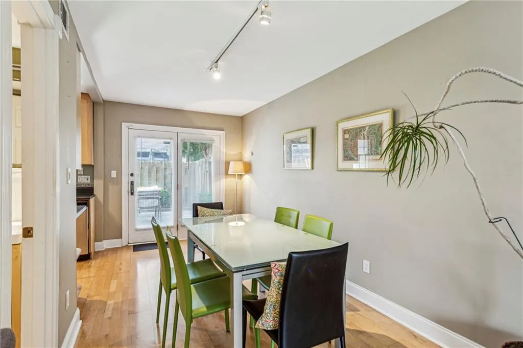 136 Peachtree Memorial Drive Nw Unit 10-10, Atlanta, Georgia 30309, 2 Bedrooms Bedrooms, ,2 BathroomsBathrooms,Residential,For Sale,136 Peachtree Memorial Drive Nw Unit 10-10,7641439