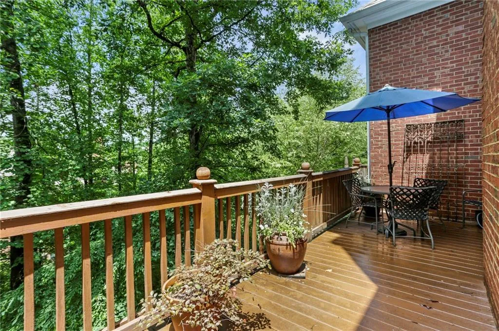 121 Brookview Circle, Atlanta, Georgia 30339, 3 Bedrooms Bedrooms, ,3 BathroomsBathrooms,Residential,Sold,121 Brookview Circle,6753137