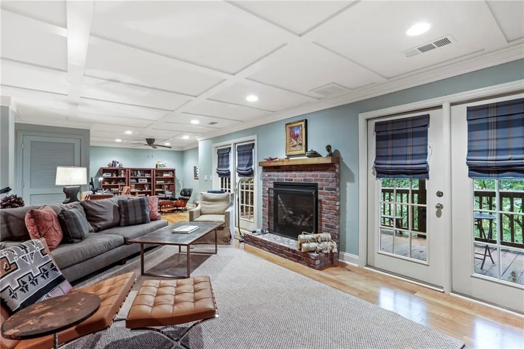 121 Brookview Circle, Atlanta, Georgia 30339, 3 Bedrooms Bedrooms, ,3 BathroomsBathrooms,Residential,Sold,121 Brookview Circle,6753137