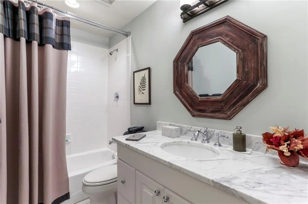 121 Brookview Circle, Atlanta, Georgia 30339, 3 Bedrooms Bedrooms, ,3 BathroomsBathrooms,Residential,Sold,121 Brookview Circle,6753137