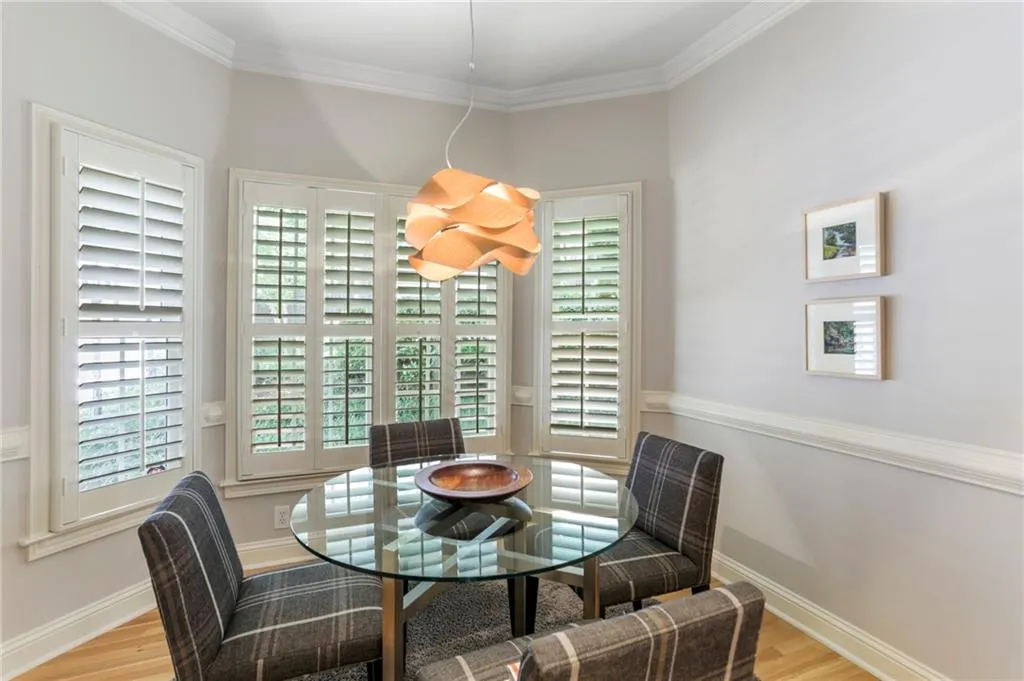 121 Brookview Circle, Atlanta, Georgia 30339, 3 Bedrooms Bedrooms, ,3 BathroomsBathrooms,Residential,Sold,121 Brookview Circle,6753137